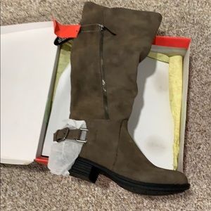 American rag boot size 7